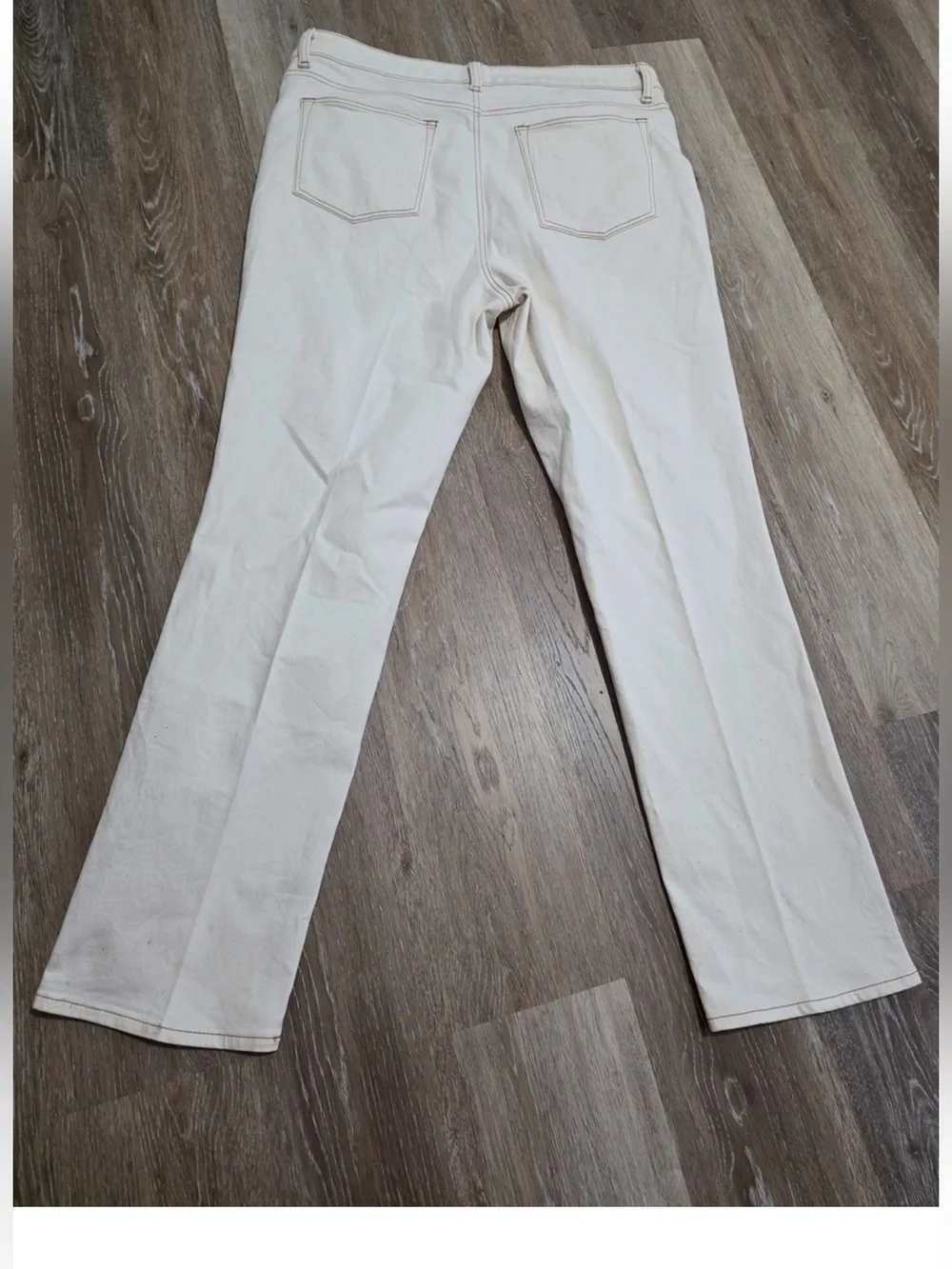 TALBOTS Everyday Relaxed Jean Women's Size 14 Natural Wash MSRP $99.50 Cream